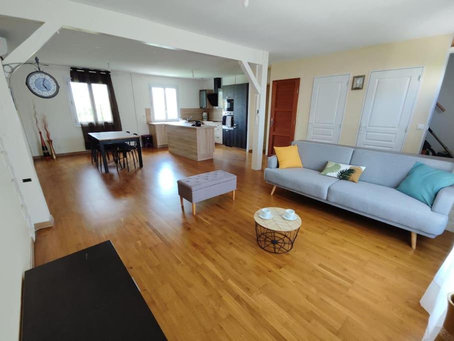 Spacious house near Disneyland - Three-Bedroom House