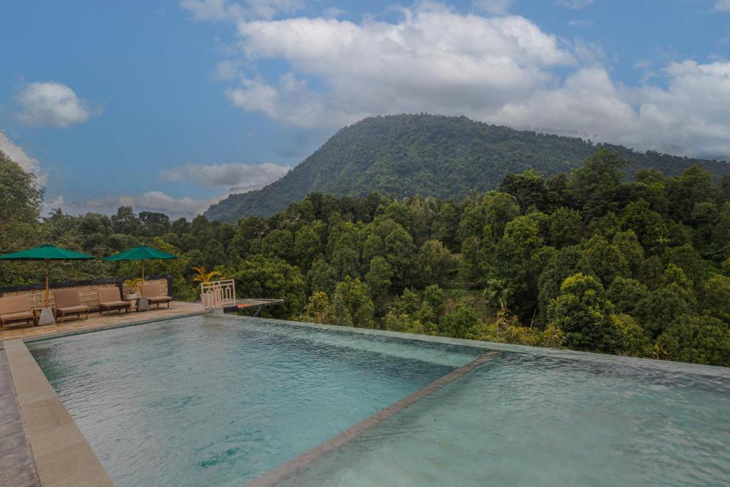 Πισίνα στο ή κοντά στο Munduk Kupang Sekumpul Villa