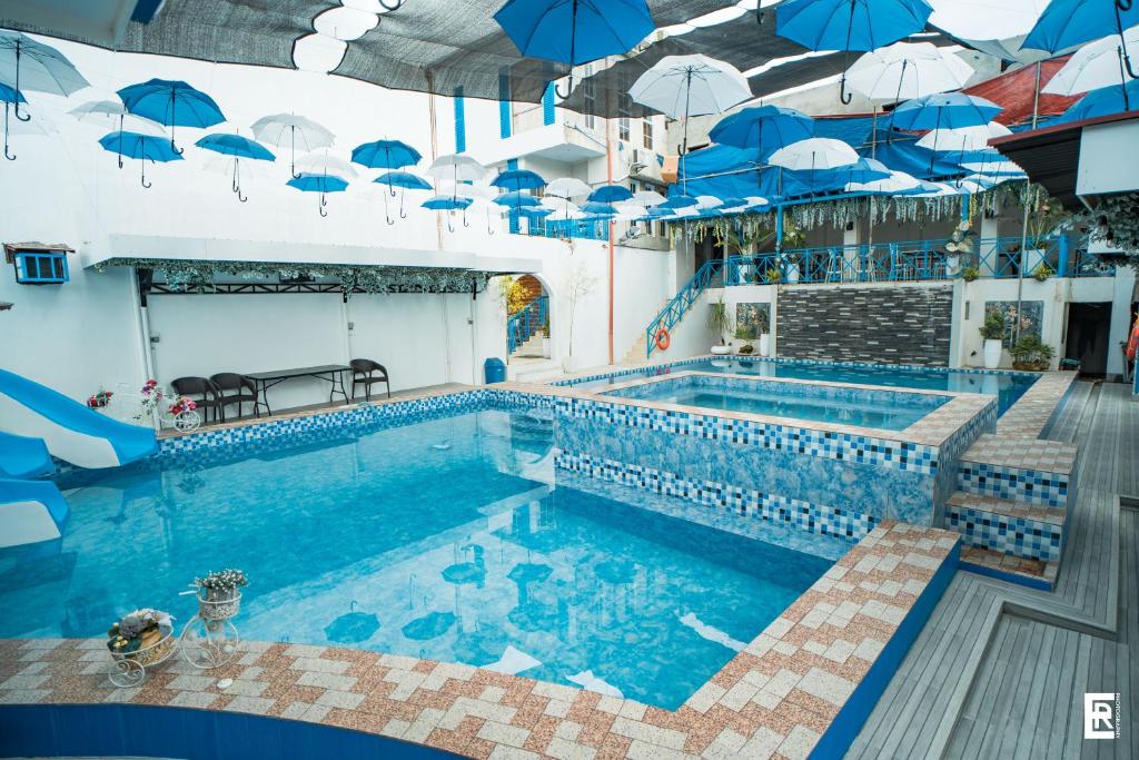 Bazén v ubytování Bernese Resort Hotel powered by Cocotel nebo v jeho okolí