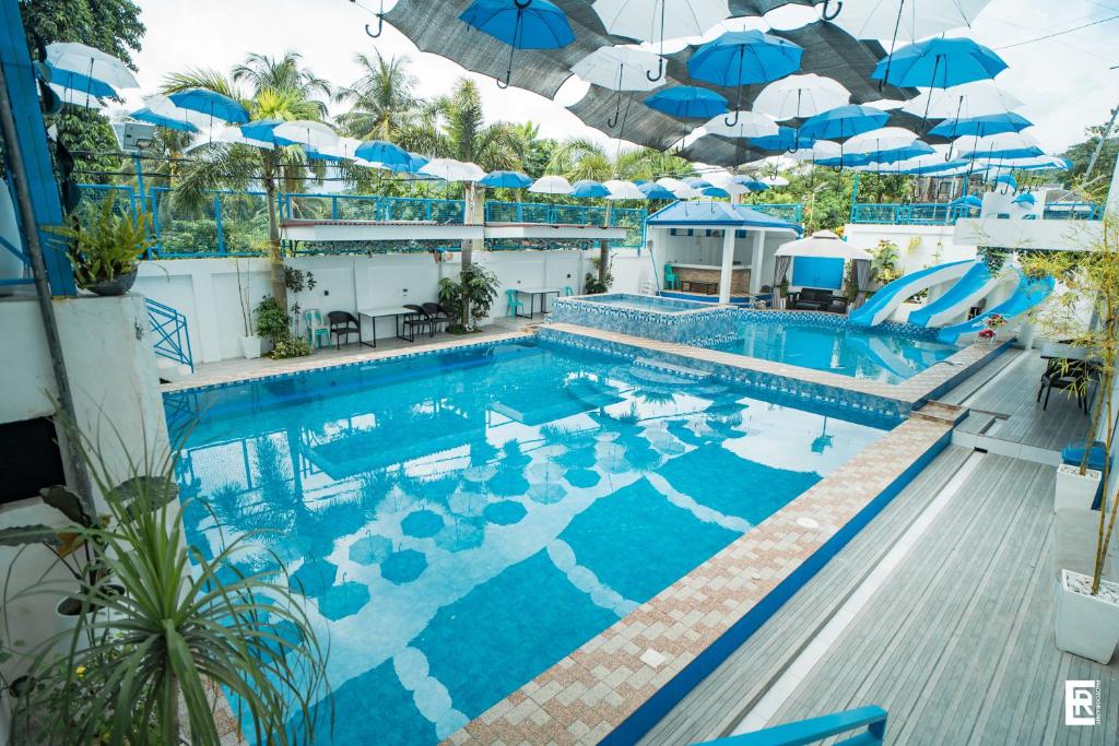 Bazén v ubytování Bernese Resort Hotel powered by Cocotel nebo v jeho okolí