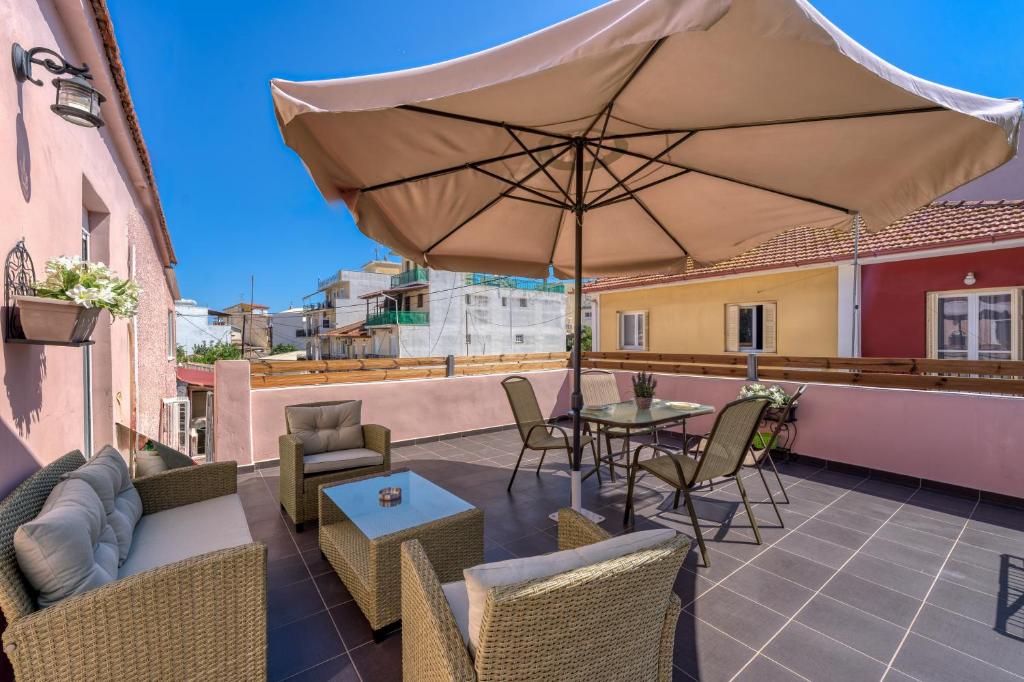 Balkón alebo terasa v ubytovaní Dennis City Center Elegant Apartment (2)