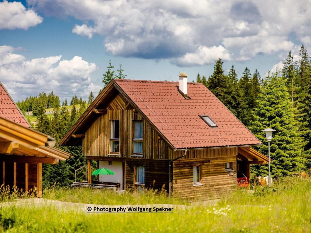 Budova, v ktorej sa dovolenkový dom nachádza