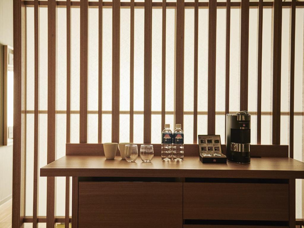 Příslušenství pro přípravu čaje a kávy v ubytování Asakusa View Hotel Annex Rokku