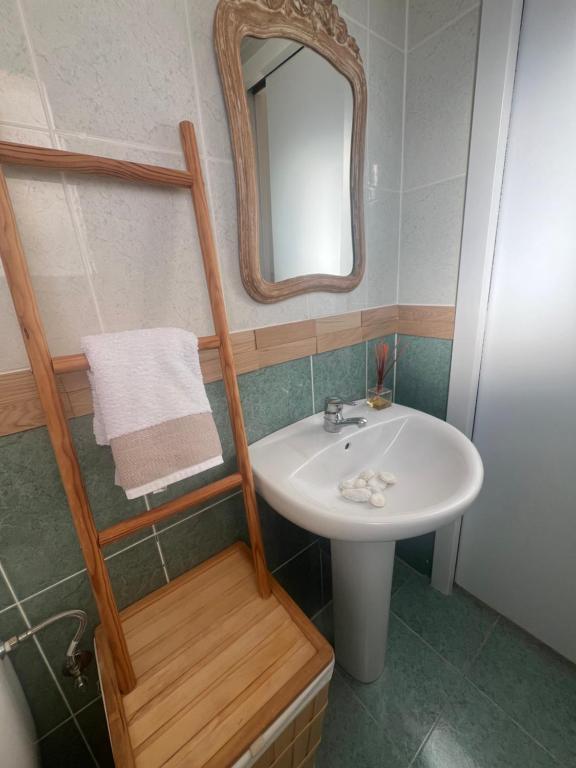 Koupelna v ubytování Alojamiento Luet
