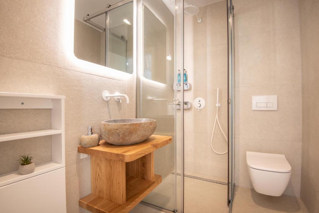 Koupelna v ubytování Mia Anasa - Luxury Suites