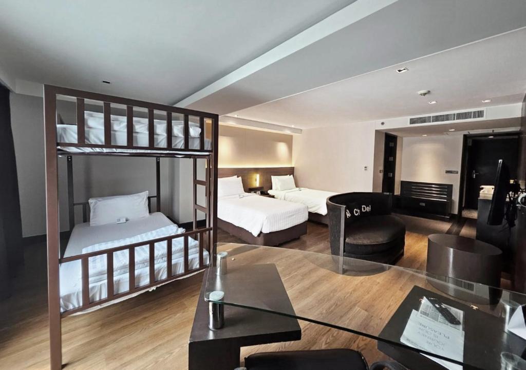 
Family Suite with Bunk Bed
