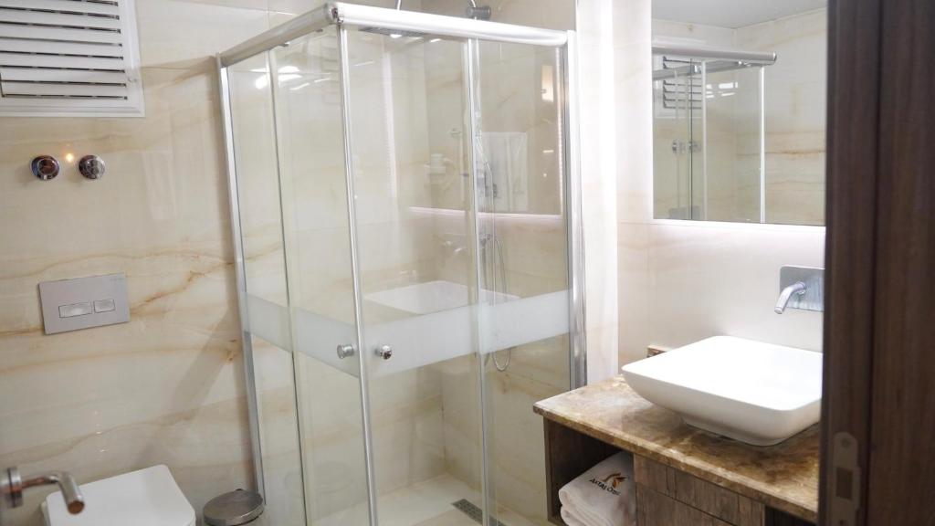Koupelna v ubytování Aktas Hotel