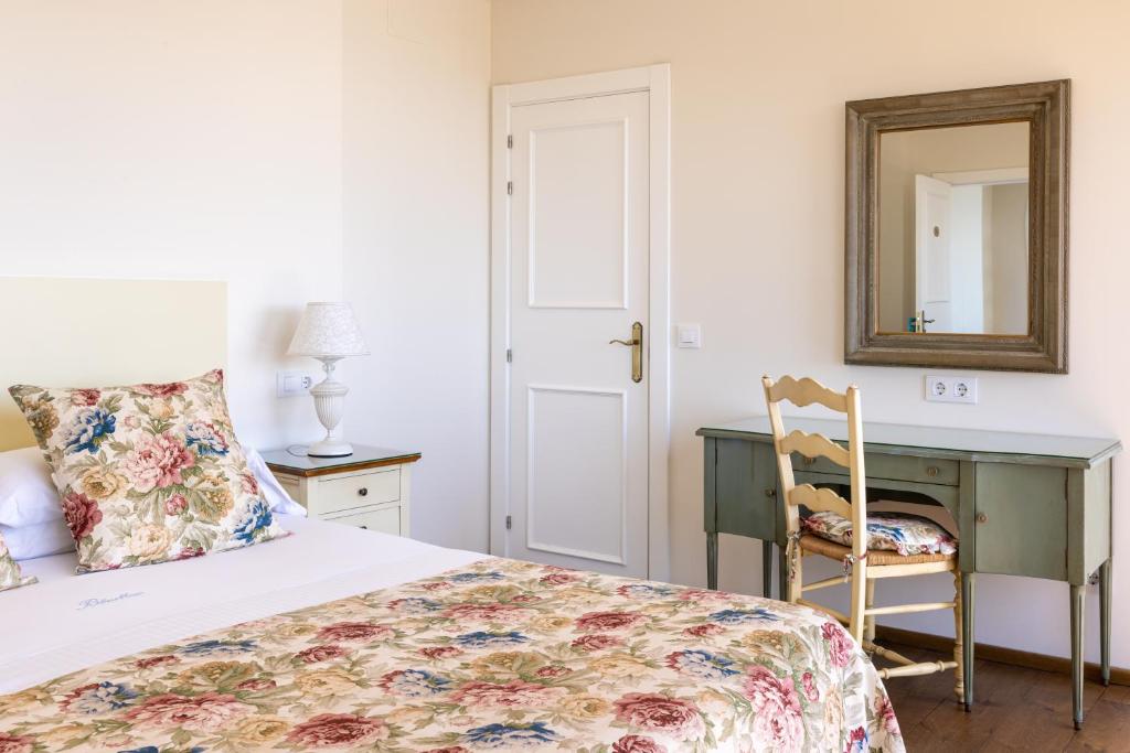 Hotel BlauMar Llafrancにあるベッド