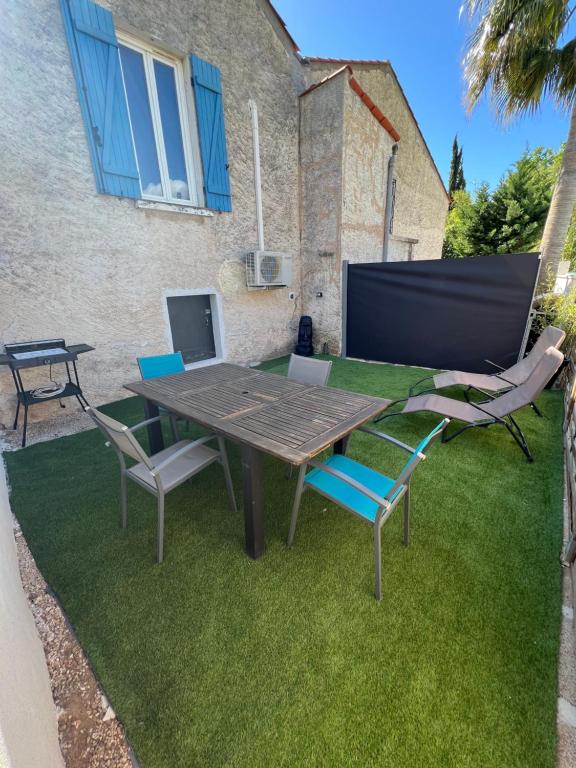 Fotografie z fotogalerie ubytování Appartement T2 avec jardin v destinaci Puget-sur Argens