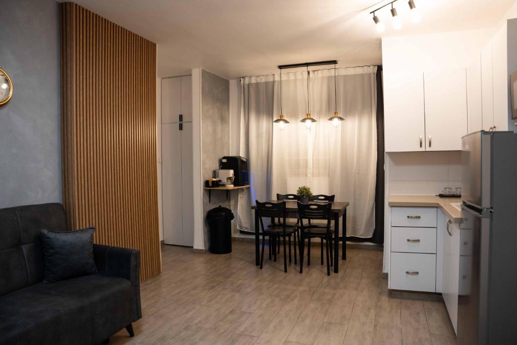 Kuchyň nebo kuchyňský kout v ubytování צימר אדל - Zimmer Adel