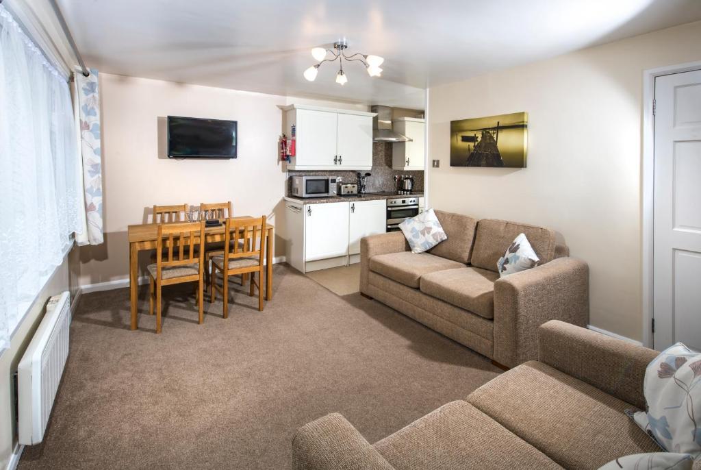 Trelawne Manor Holiday Park - Apartamento De Dos Dormitorios