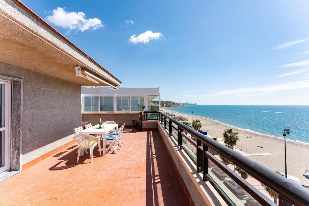 Malagasuite Seaside Penthouse with 2 Car Parking