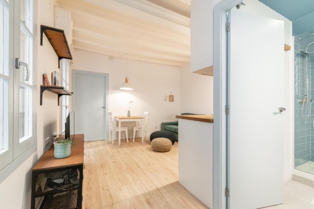 Foto Barcelonas asuva majutusasutuse Amazing flat in Barceloneta with private terrace 2-2 galeriist