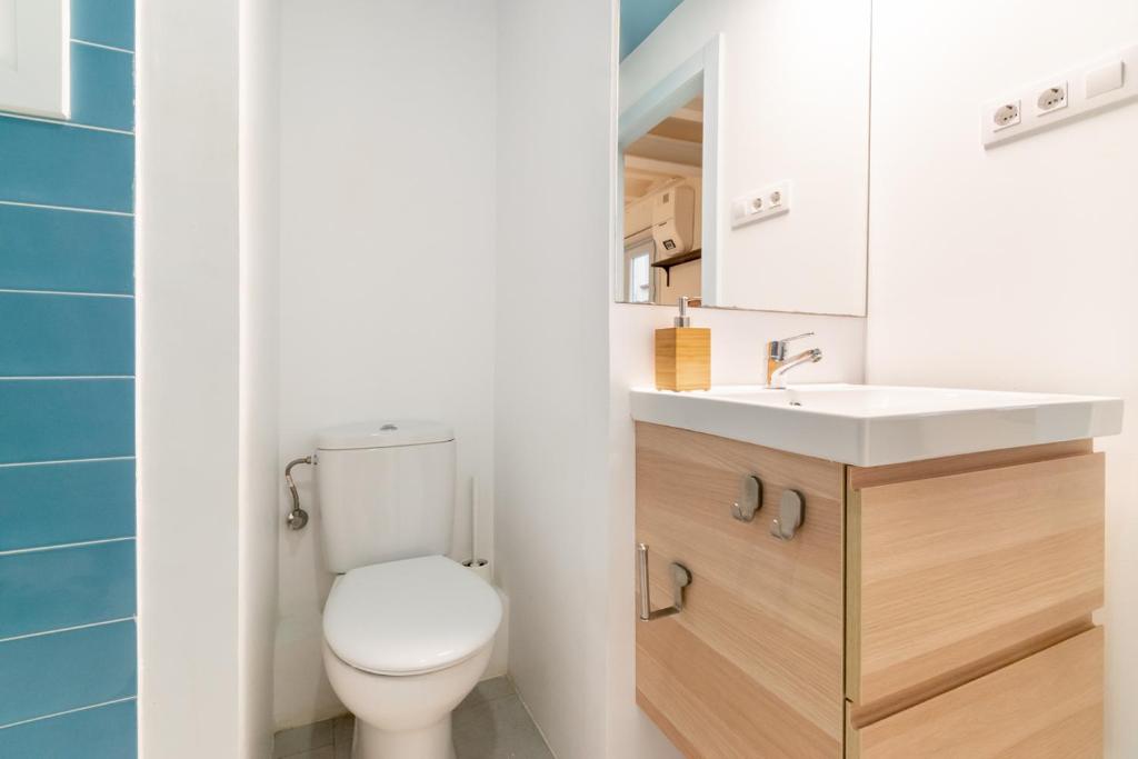 Vannituba majutusasutuses Amazing flat in Barceloneta with private terrace 2-2
