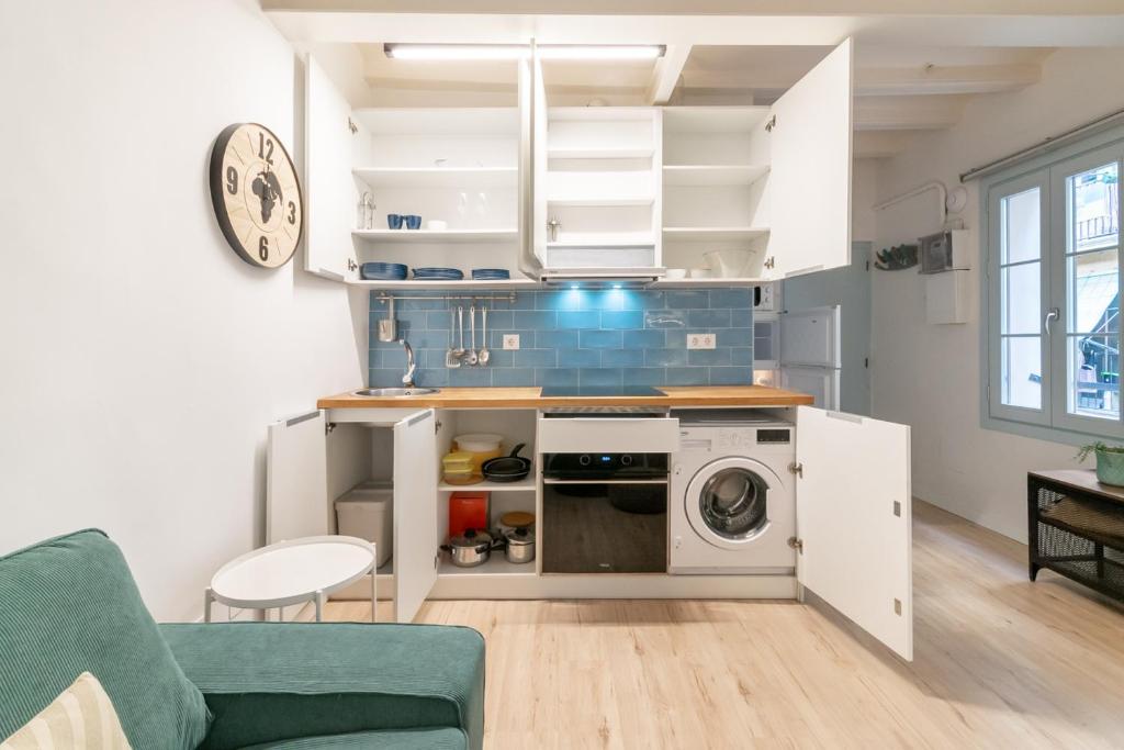 Köök või kööginurk majutusasutuses Amazing flat in Barceloneta with private terrace 2-2