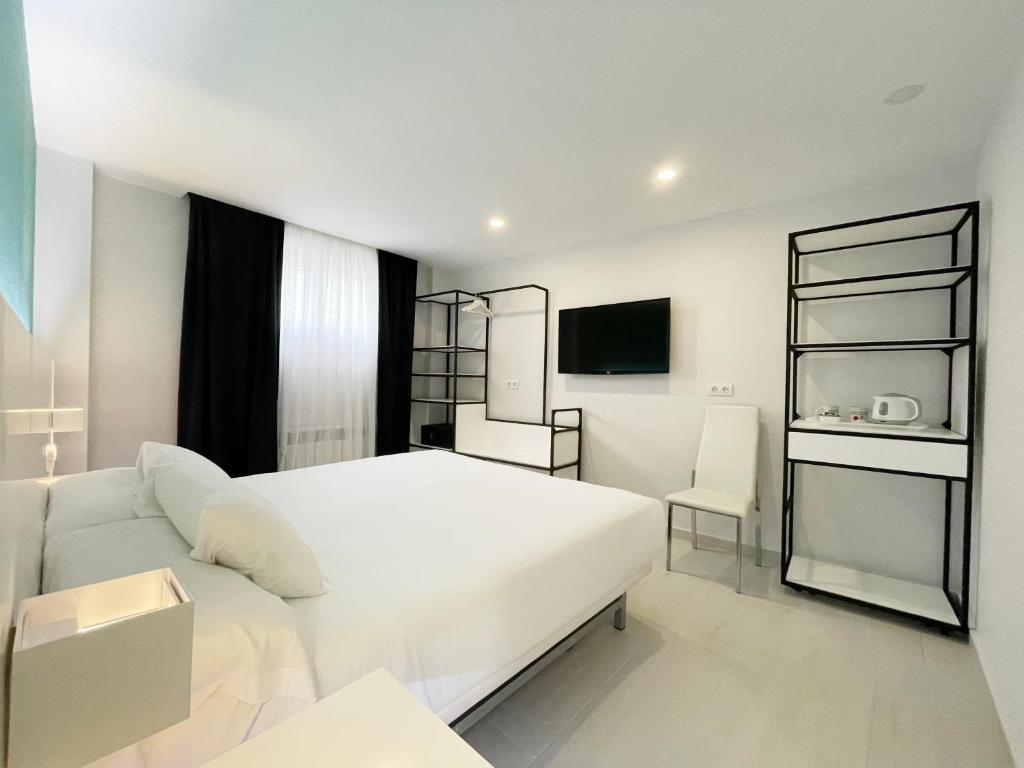 Four Rooms - Standard King Room
