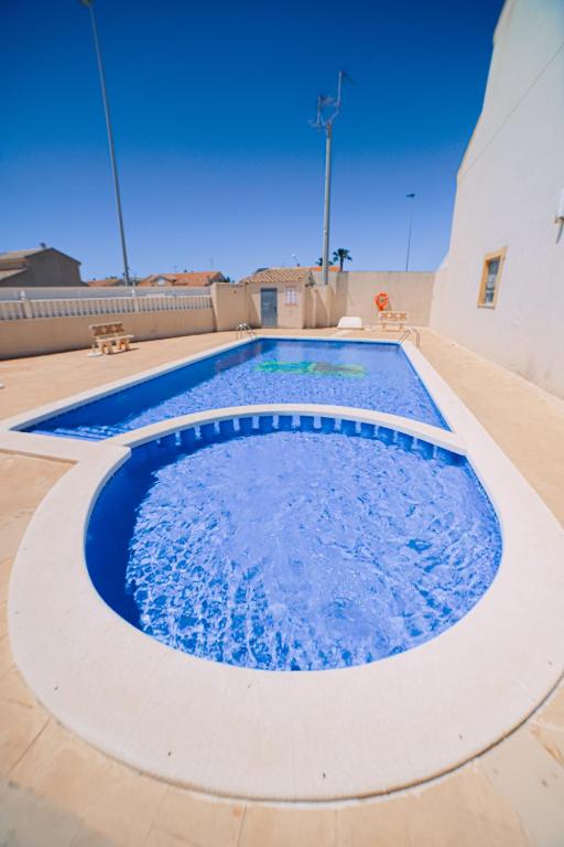 basen na dachu budynku w obiekcie Casa Mar Menor w mieście Santiago de la Ribera
