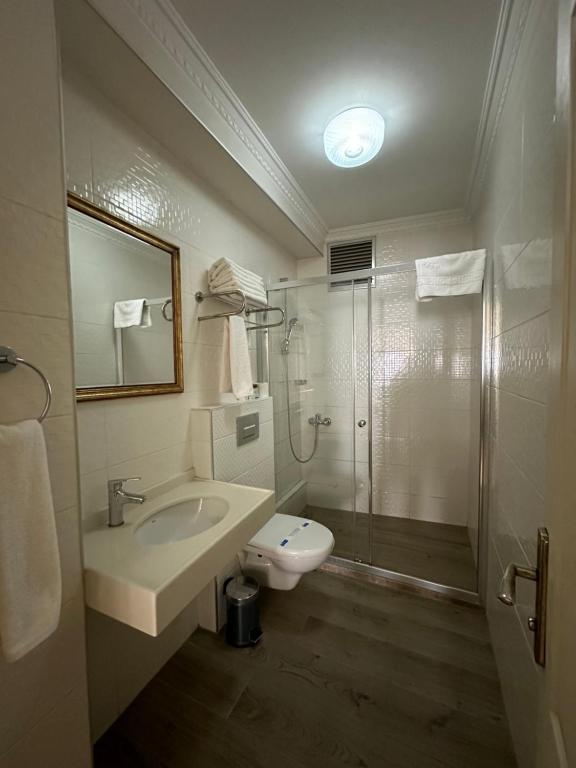 Kupeli Hotel - Deluxe Quadruple Room - Annex