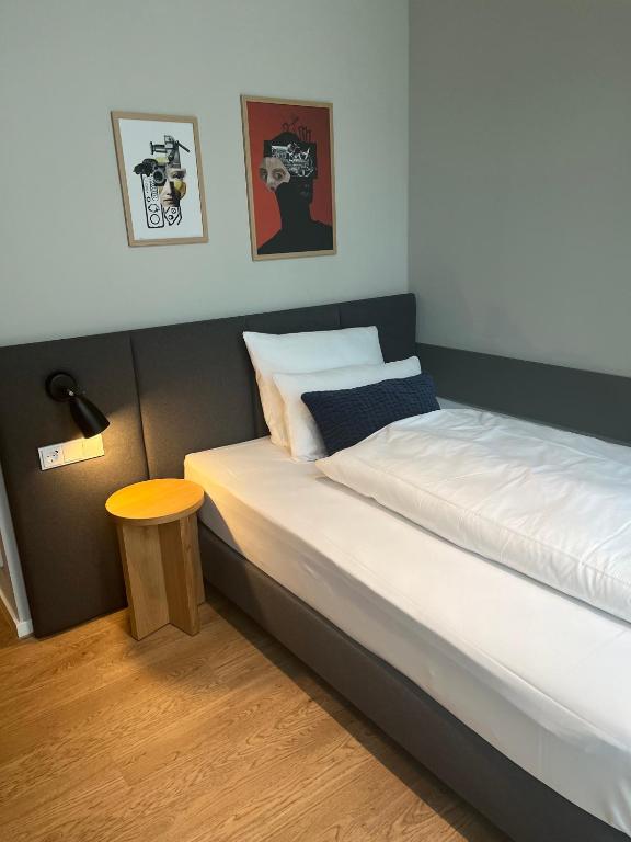 INA Boutique Hannover-Linden - Digital Access - Resim 33