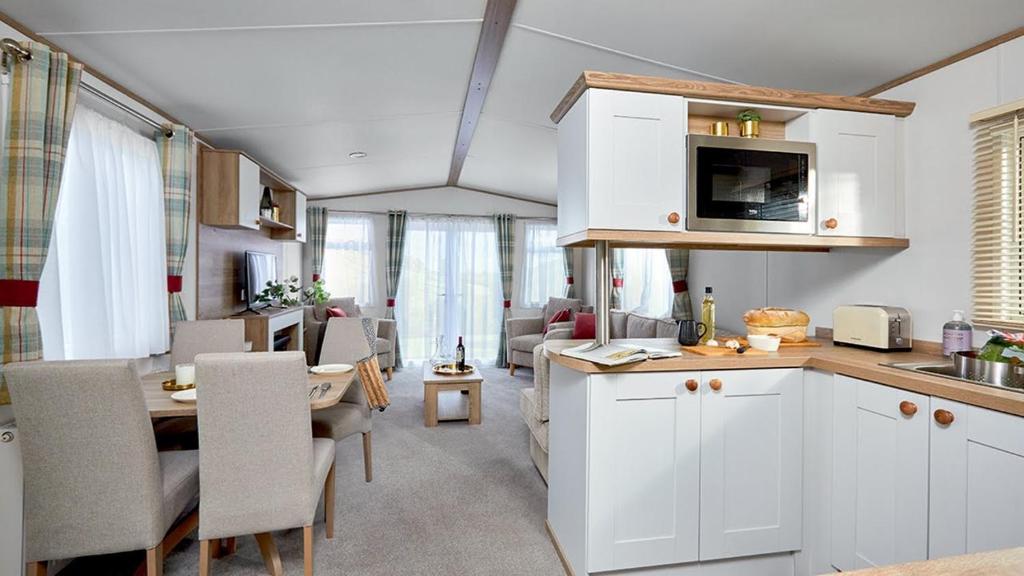 Cardigan Bay Holiday Park - Caravan