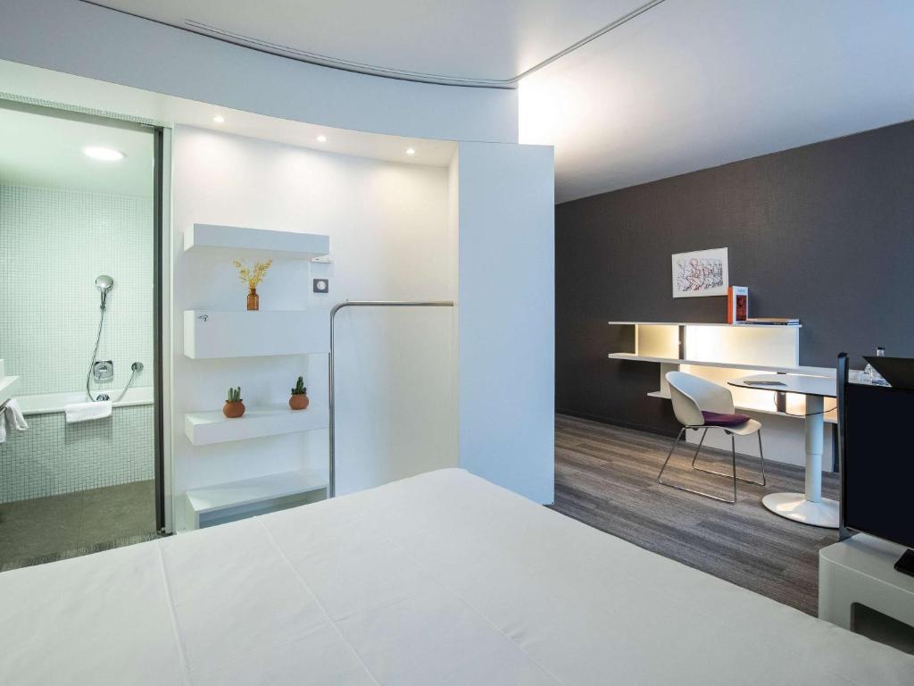 Kuchyň nebo kuchyňský kout v ubytování Novotel Suites Luxembourg