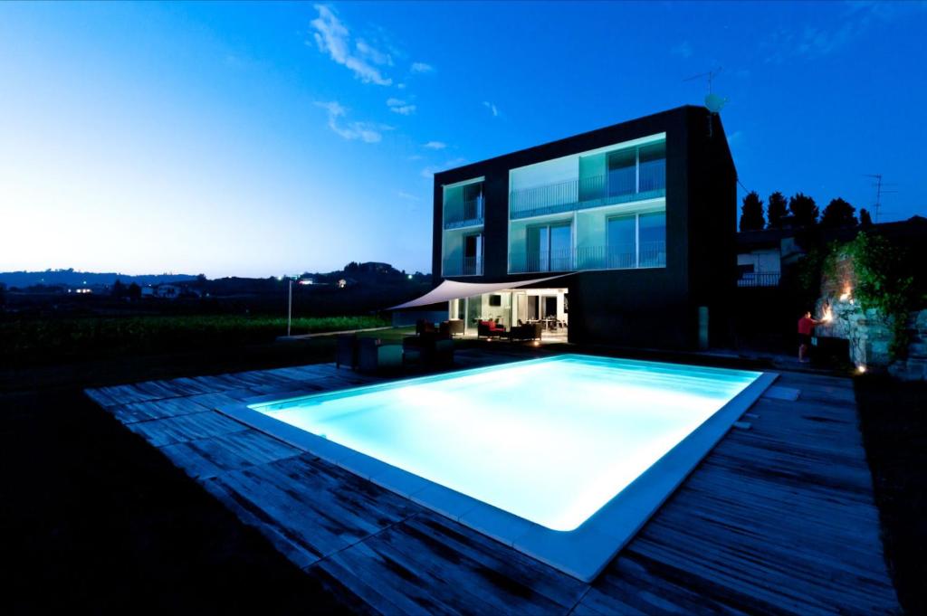 Bazén v ubytování House Iaquin nebo v jeho okolí