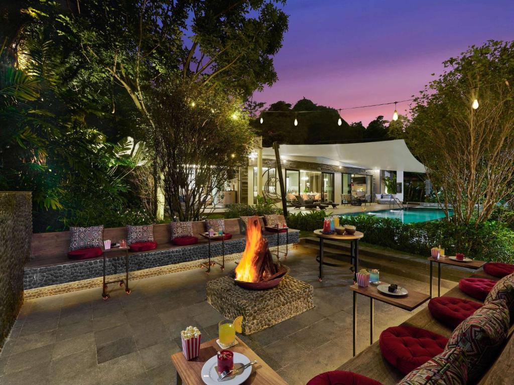 Pullman Ciawi Vimala Hills Resort 내부 또는 인근 수영장