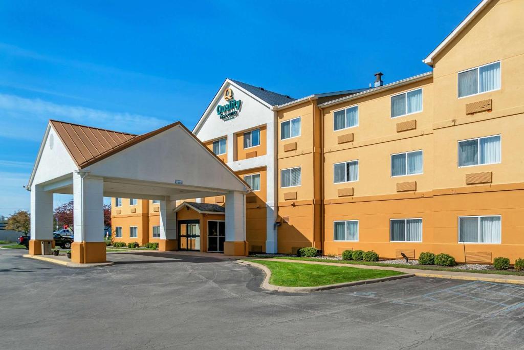 a rendering of a hotel with a parking lot at Quality Inn & Suites in Bay City