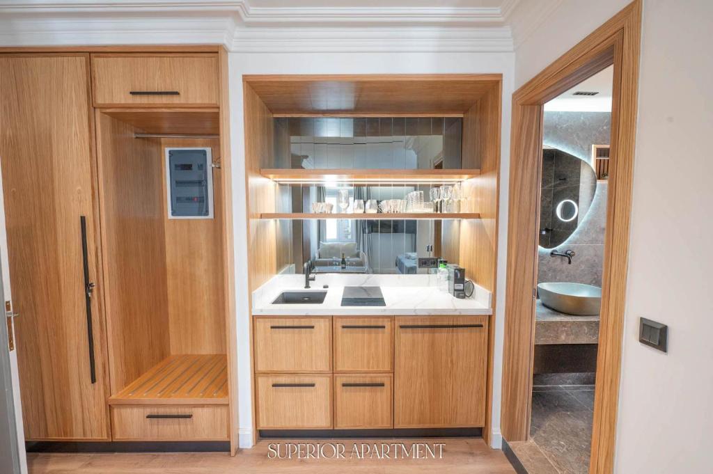 Kantoni Unique Suites - 11