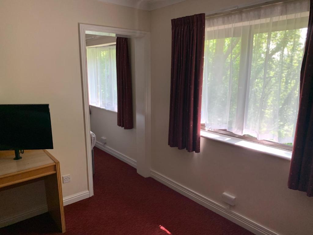Days Inn Southampton Rownhams - Salle Familiale (un Double Et Deux Simples)