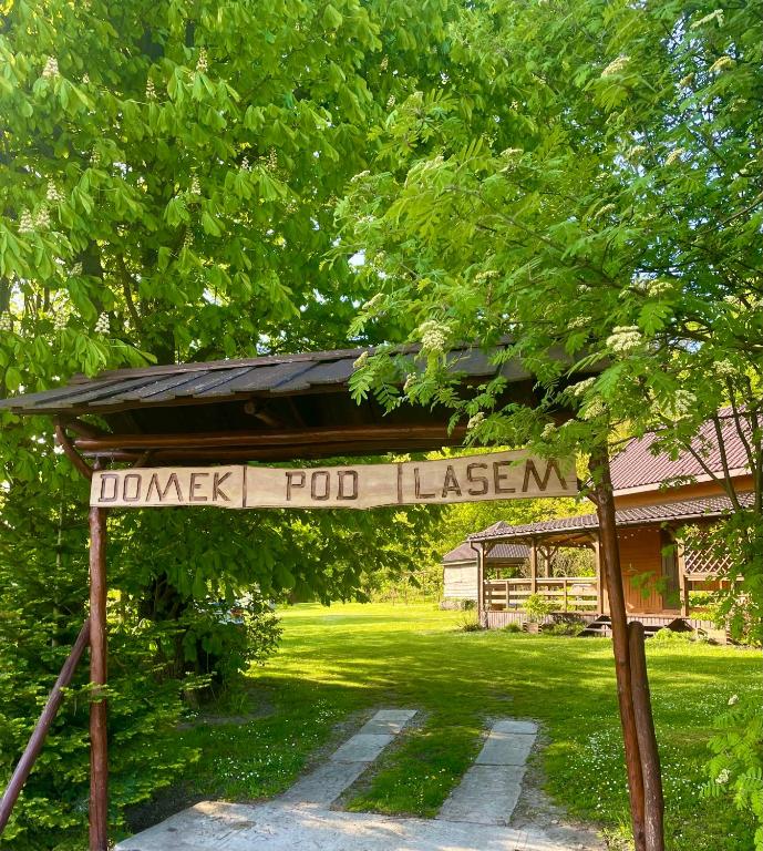 Vonkajšia záhrada v ubytovaní Domek pod lasem