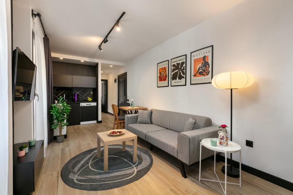 Ella Suites Hotel - 14