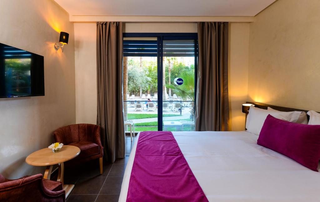 Wazo Hotel - Premium Double Room Pool View