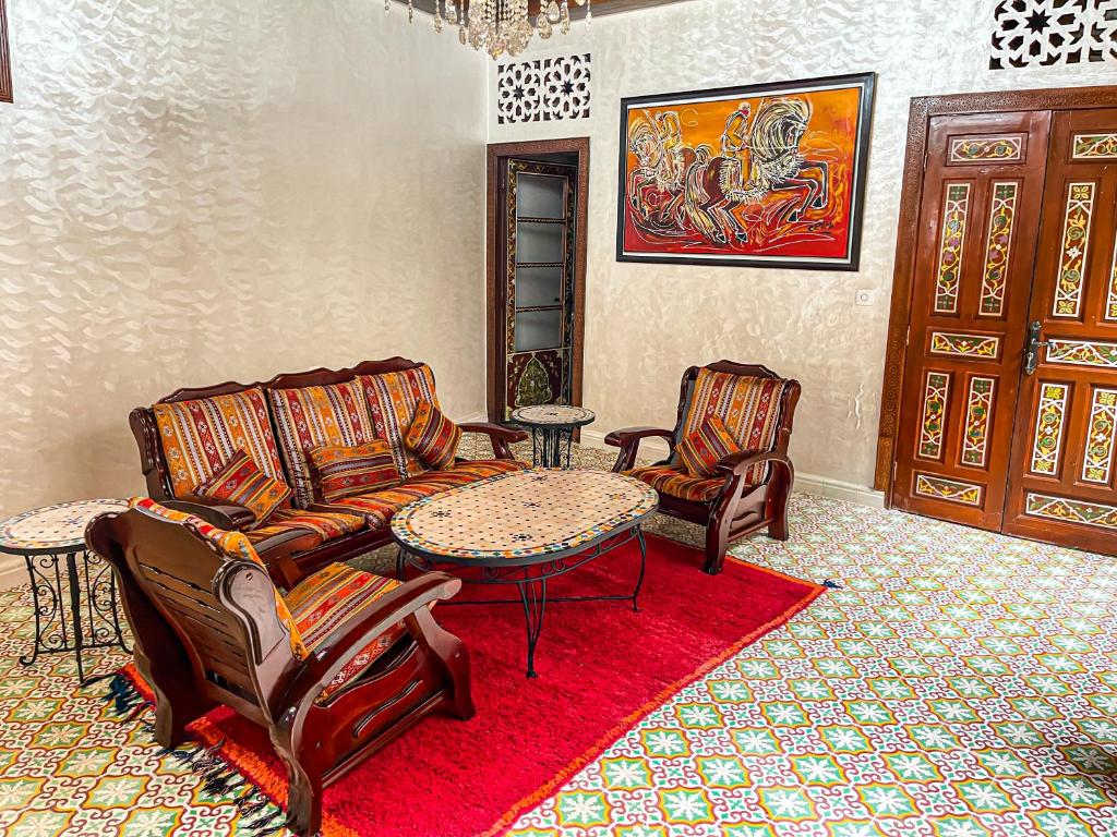 Posezení v ubytování Riad el wazzania