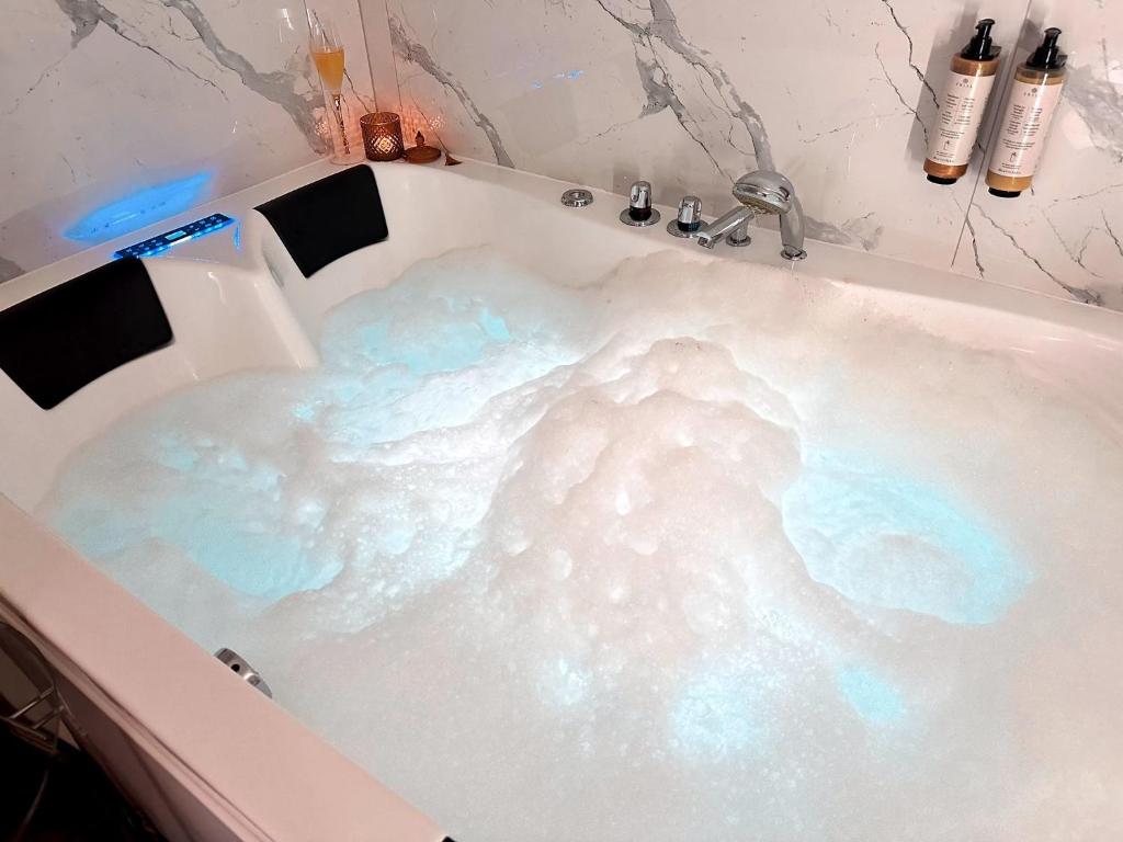 Fotografia z galérie ubytovania Apartament z sauną i jacuzzi na wyłączność - Sikorówka - Dobre Miejsce v destinácii Wisła