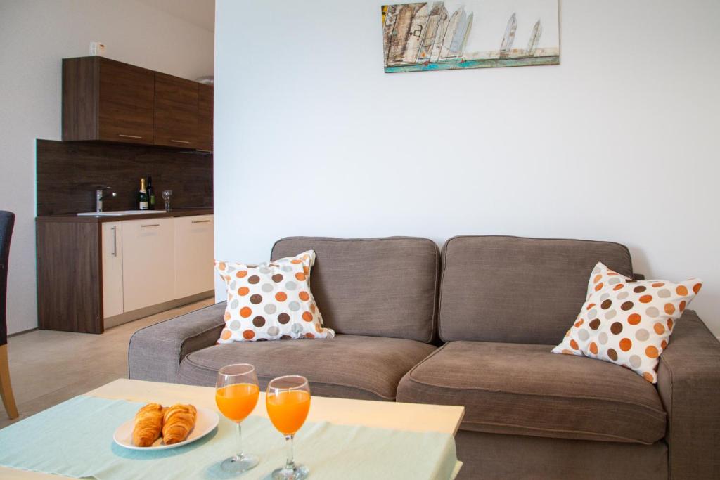 Posezení v ubytování Villa Jolara With Heated Pool - Deluxe Suite 3