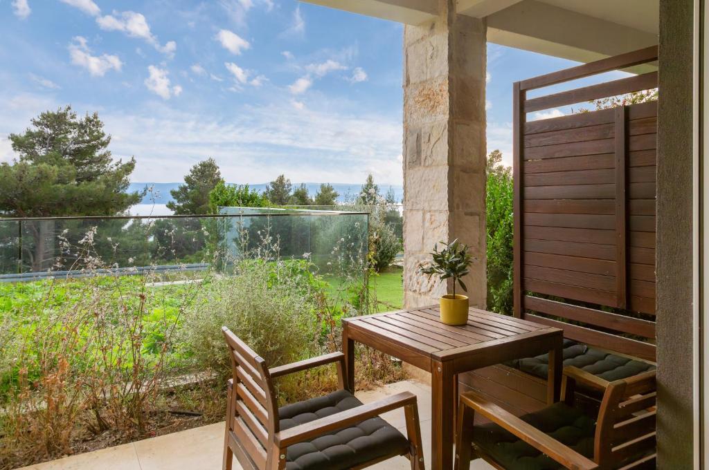 Zahrada ubytování Villa Jolara With Heated Pool - Deluxe Suite 3
