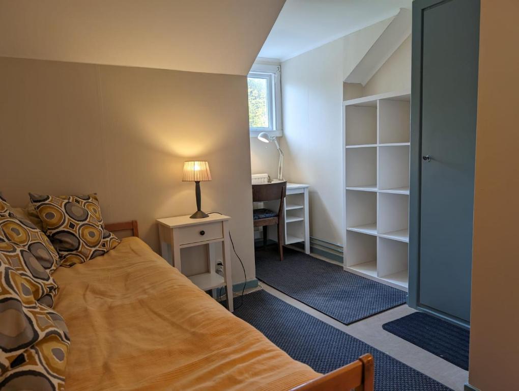 Postel nebo postele na pokoji v ubytování Brukshotellet Öland - Vandrarhem
