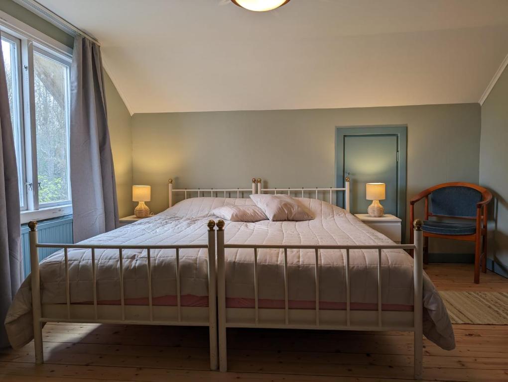 Postel nebo postele na pokoji v ubytování Brukshotellet Öland - Vandrarhem