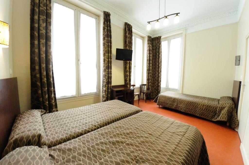 Gallery image of Hotel de Milan in Paris