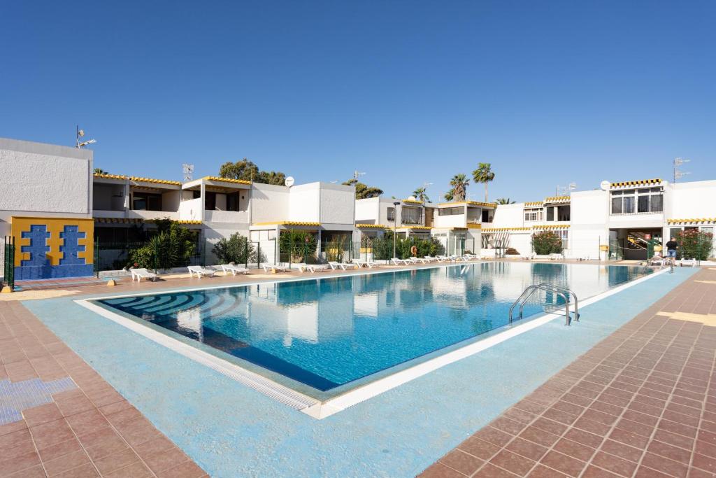 Home2Book Lovely & Bright Apt, Pool & Terrace