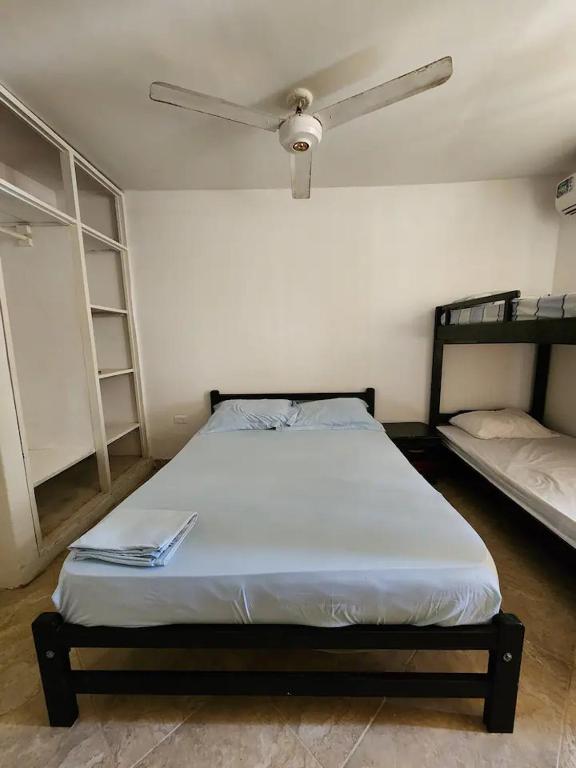 Casa Navarro Hostal - Junto al Mar - Quarto Quadruplas Com Banheiro Privativo