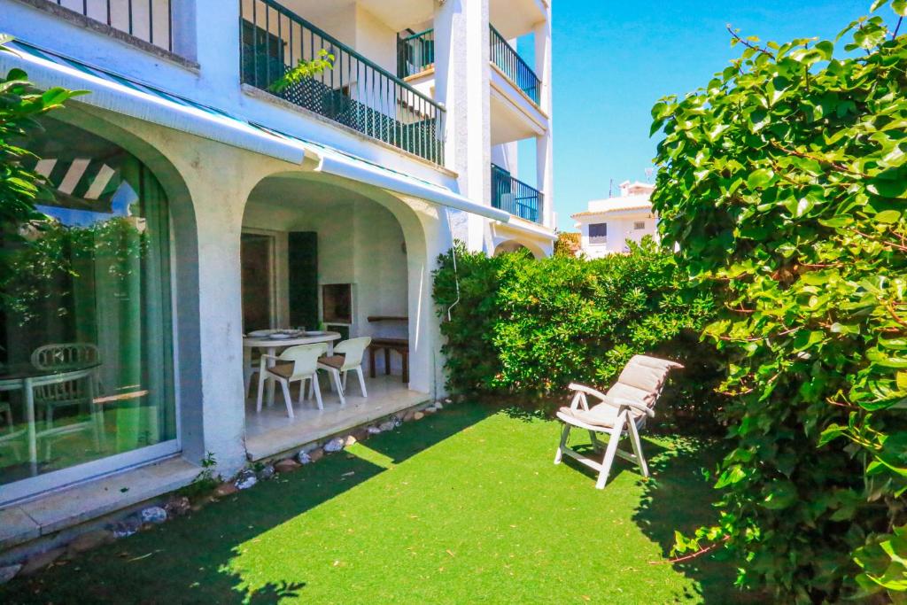 Vonkajšia záhrada v ubytovaní LITORAL COSTA DORADA - TALLATS bajos