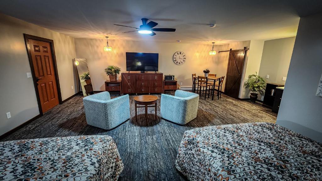 TV a/nebo společenská místnost v ubytování Benton Motel