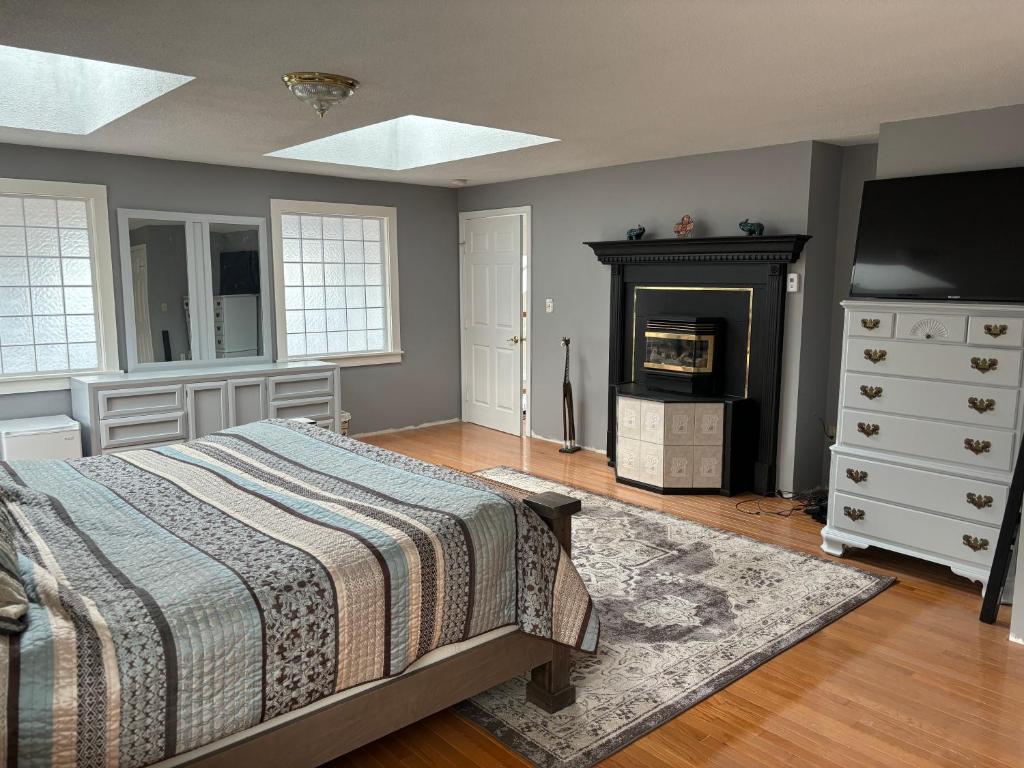Christmas Cove Inn - King Room With Spa Bath