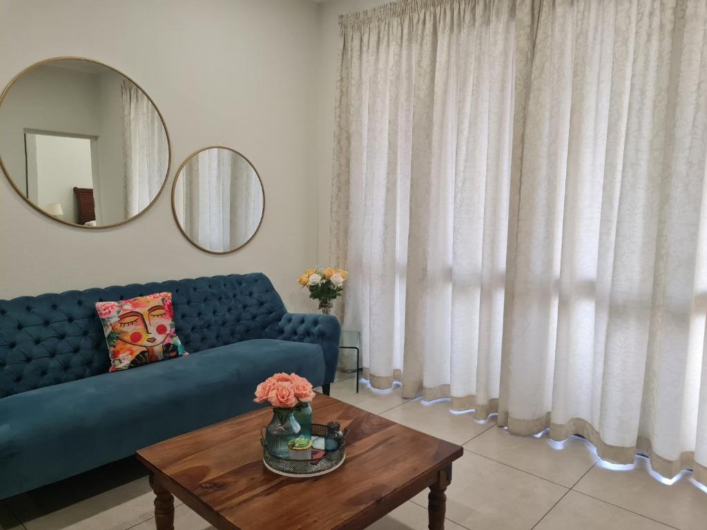 Room in apartment for solo traveler in Greenstone, Lombardy East