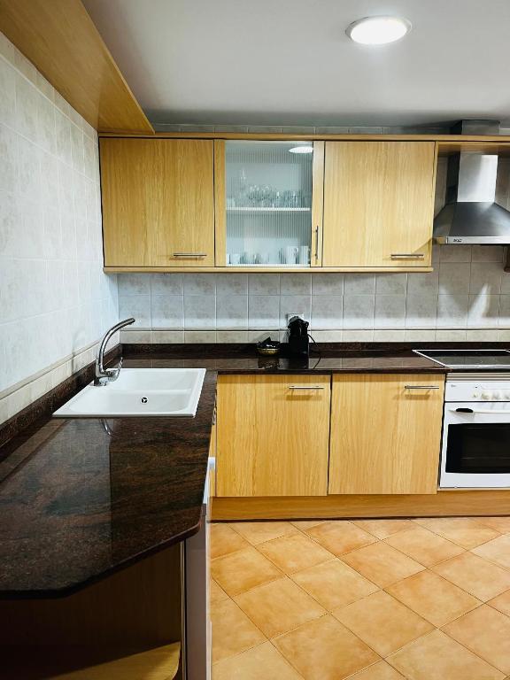 Kuchyň nebo kuchyňský kout v ubytování Travel Habitat - Ciudad de las Ciéncias