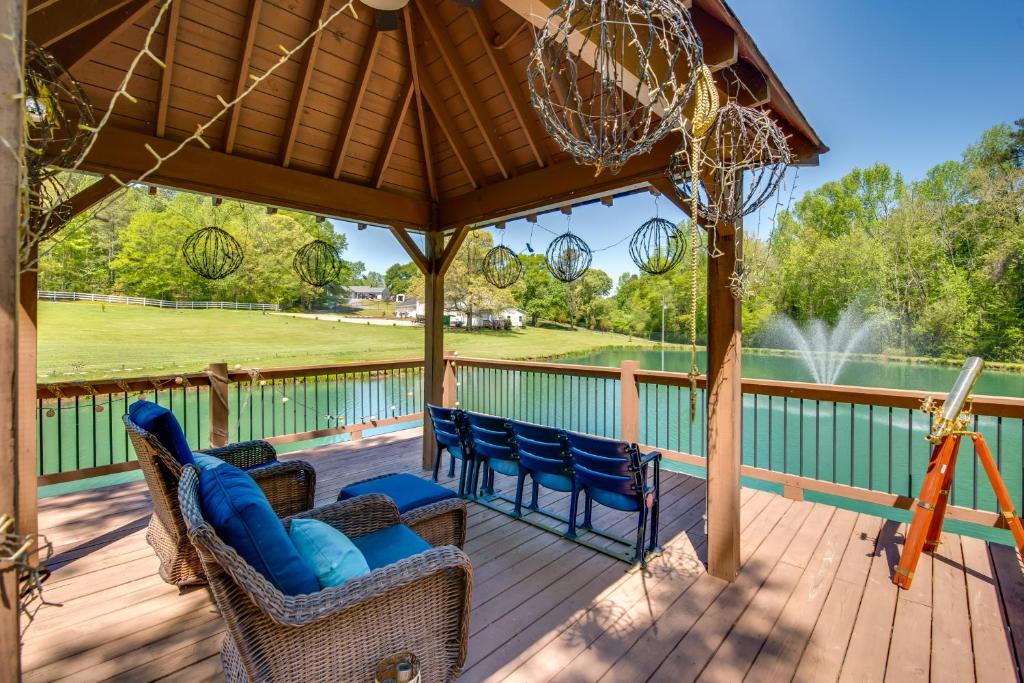 Balkón nebo terasa v ubytování Shared Game Room and Lake Access Hiram Apartment