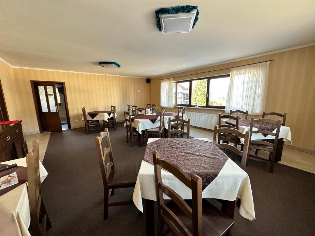 Restaurace v ubytování Ideal Predeal