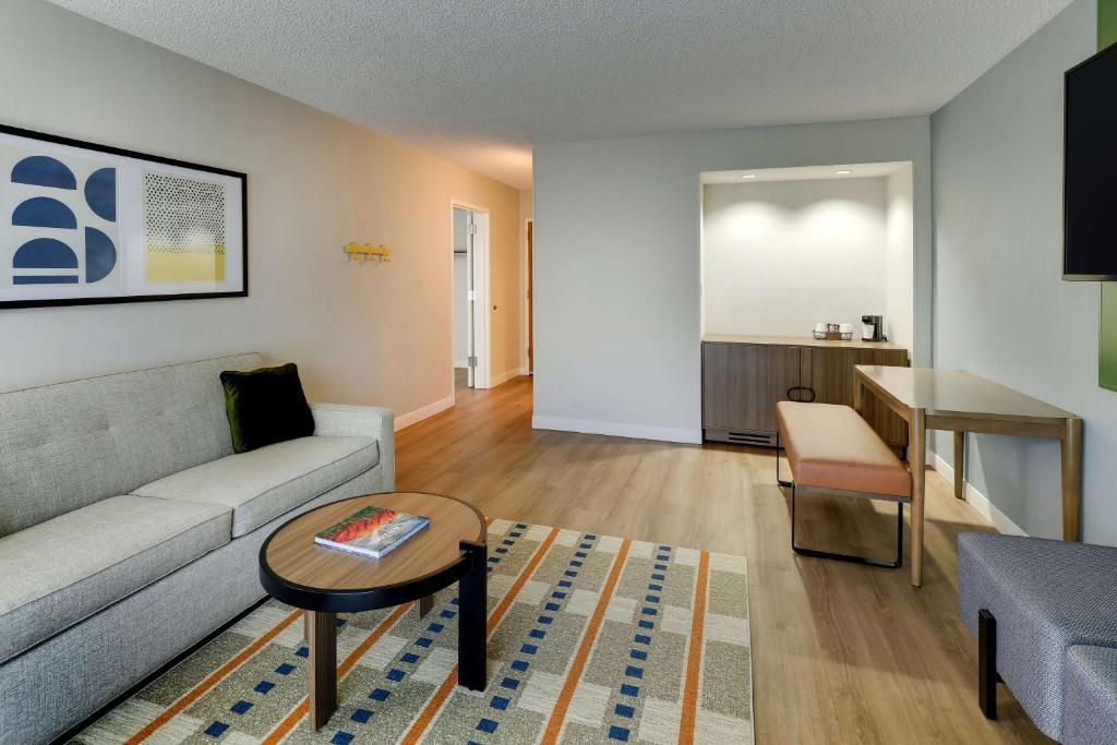Sonesta Select Scottsdale at Mayo Clinic Campus photo